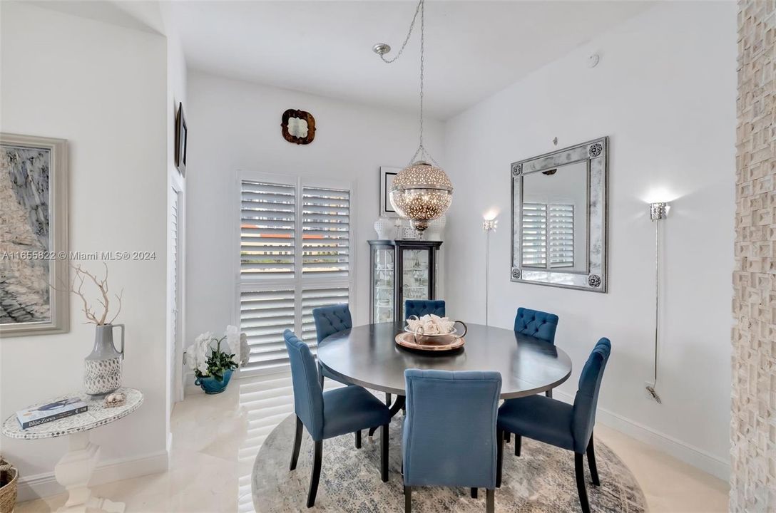 For Sale: $729,000 (2 beds, 2 baths, 1738 Square Feet)