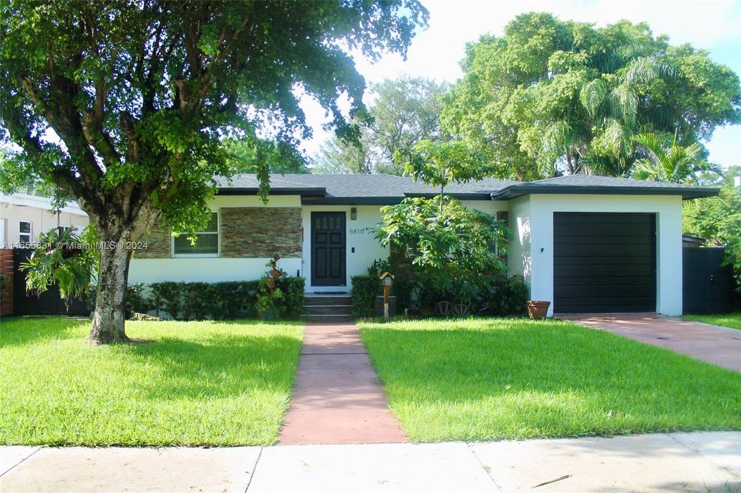 For Sale: $795,000 (3 beds, 2 baths, 1582 Square Feet)