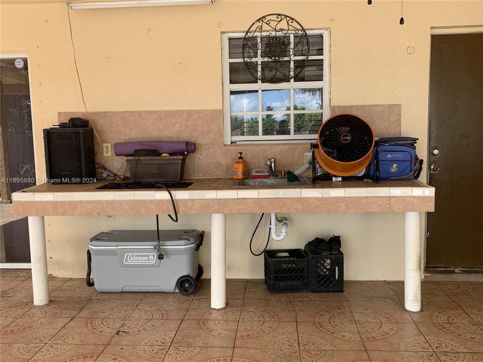 Outdoor kitchen