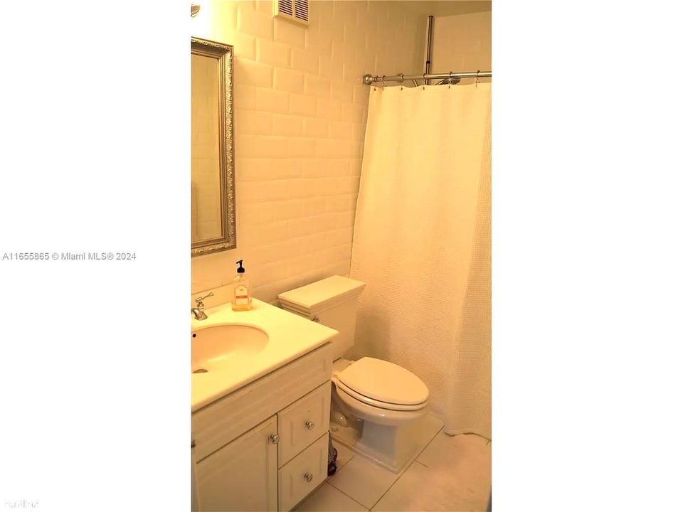 For Rent: $2,850 (2 beds, 2 baths, 1000 Square Feet)