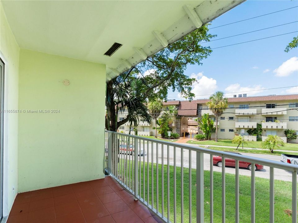 For Rent: $2,600 (2 beds, 2 baths, 750 Square Feet)