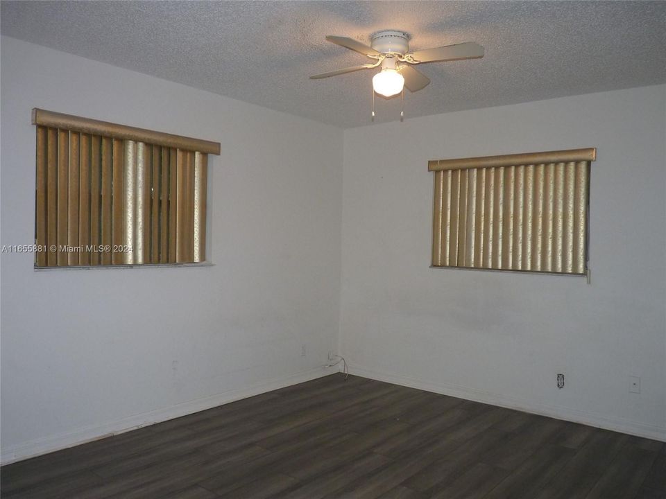 For Rent: $1,825 (2 beds, 2 baths, 890 Square Feet)