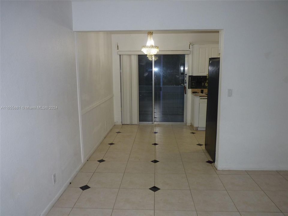 For Rent: $1,875 (2 beds, 2 baths, 890 Square Feet)