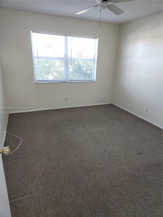 For Rent: $1,800 (2 beds, 1 baths, 860 Square Feet)