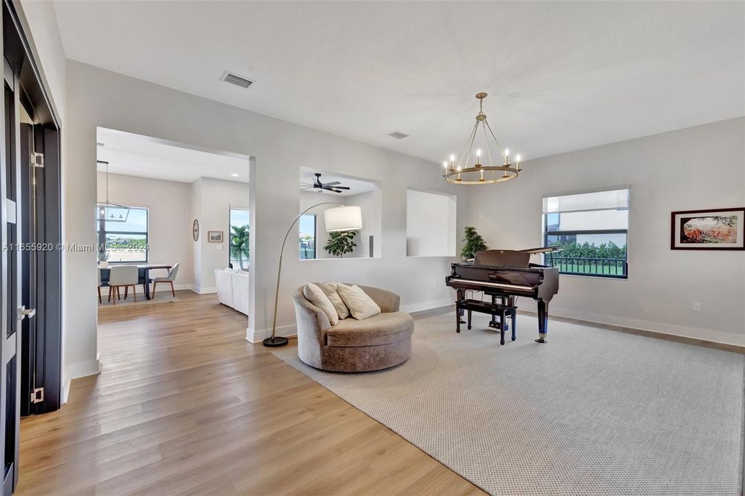 Formal Living Room. May also be used as Dining Room instead