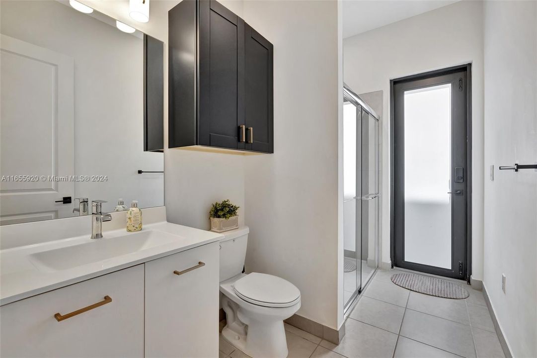 Full Bathroom Downstairs - Cabana Bathroom