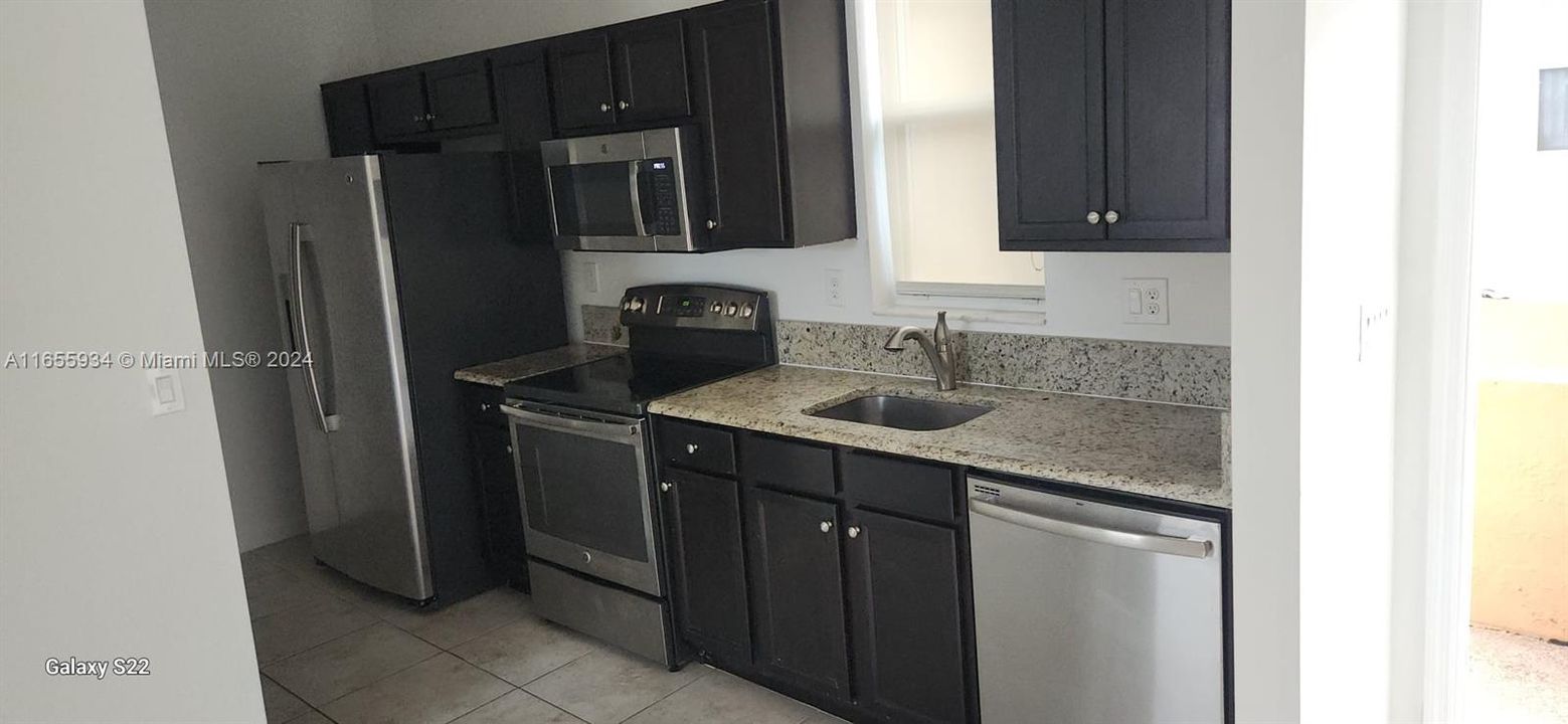 Active With Contract: $1,750 (0 beds, 1 baths, 2312 Square Feet)