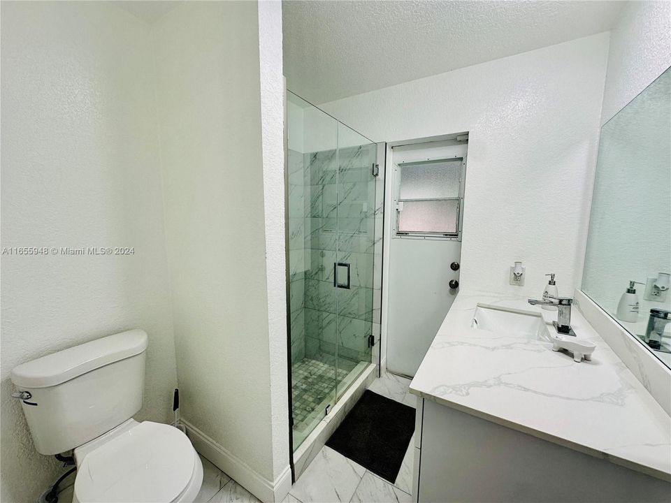 For Rent: $3,400 (3 beds, 2 baths, 1307 Square Feet)