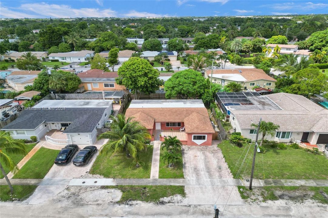 For Sale: $475,000 (3 beds, 2 baths, 1758 Square Feet)