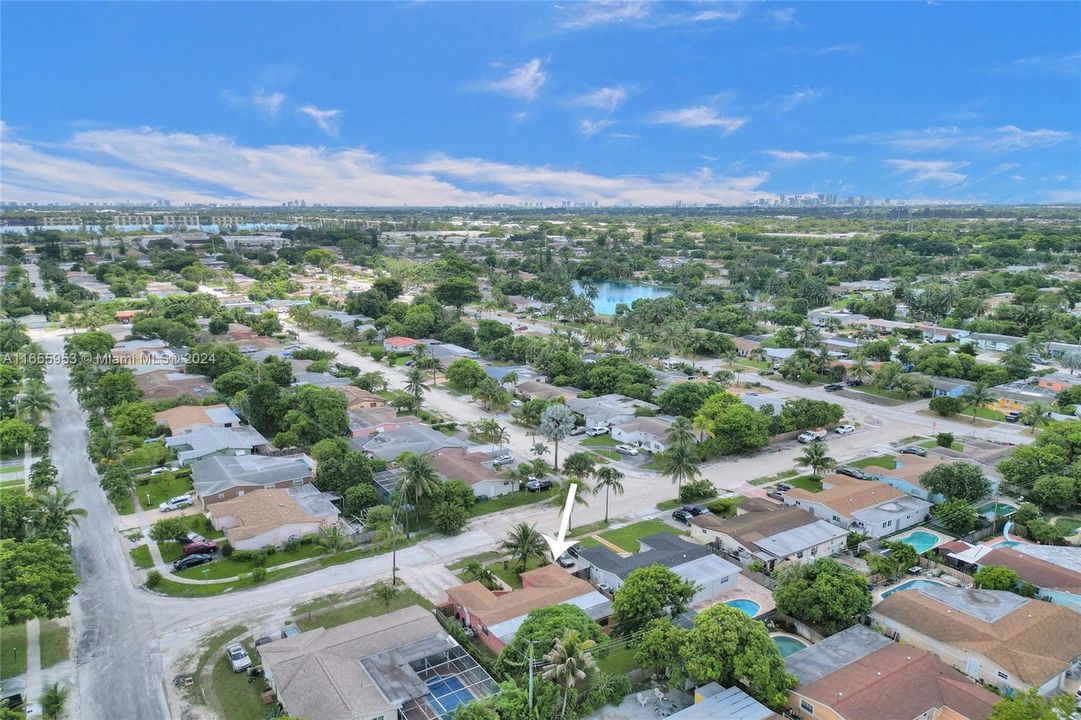 For Sale: $475,000 (3 beds, 2 baths, 1758 Square Feet)