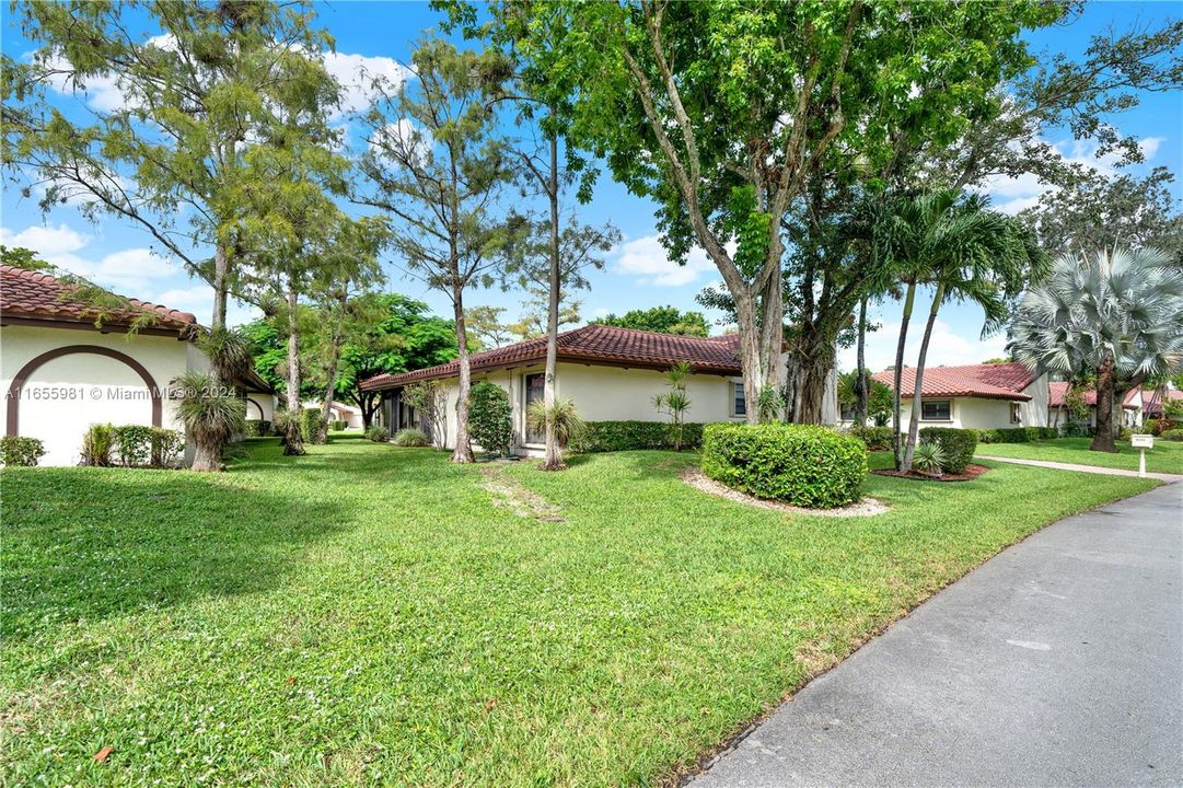 For Sale: $499,999 (3 beds, 2 baths, 2293 Square Feet)