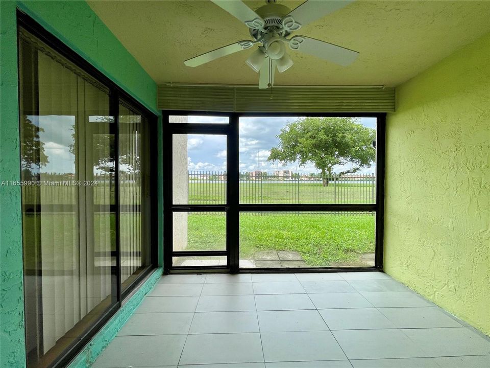 最近租的: $2,300 (2 贝兹, 2 浴室, 978 平方英尺)