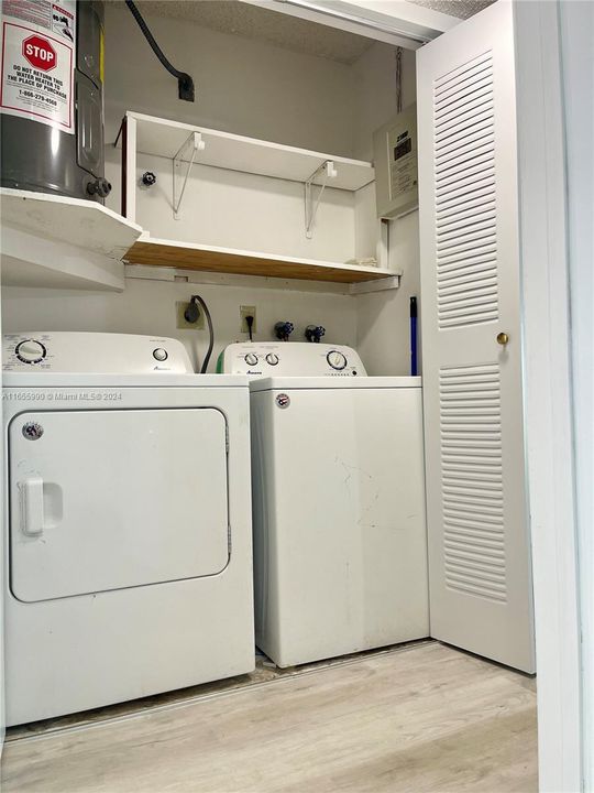 最近租的: $2,300 (2 贝兹, 2 浴室, 978 平方英尺)