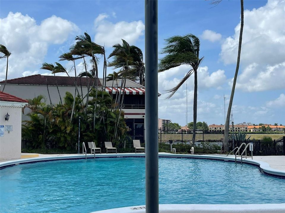 最近租的: $2,300 (2 贝兹, 2 浴室, 978 平方英尺)