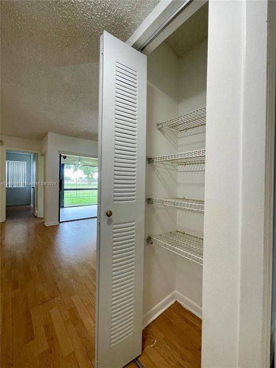 最近租的: $2,300 (2 贝兹, 2 浴室, 978 平方英尺)