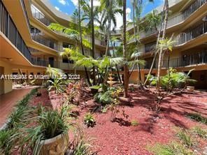 For Sale: $265,000 (2 beds, 2 baths, 1030 Square Feet)