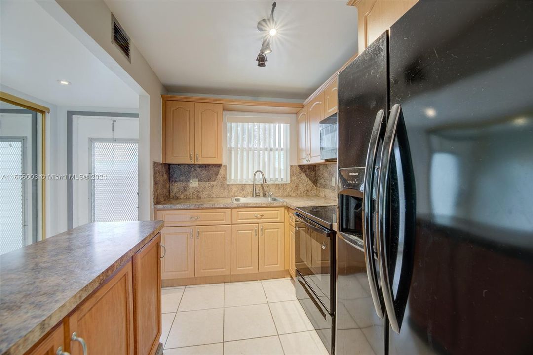 For Sale: $155,000 (2 beds, 2 baths, 850 Square Feet)