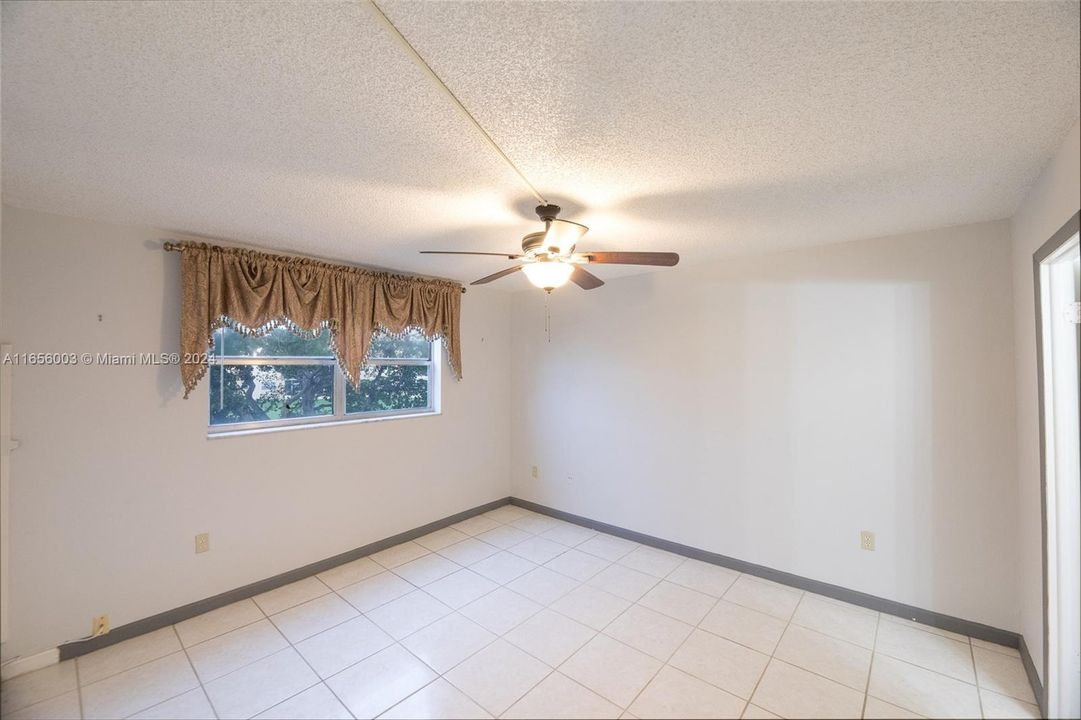 For Sale: $155,000 (2 beds, 2 baths, 850 Square Feet)