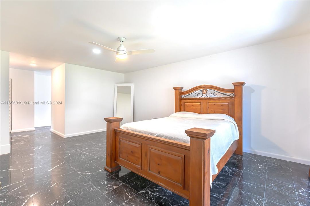 For Sale: $399,900 (2 beds, 2 baths, 1490 Square Feet)