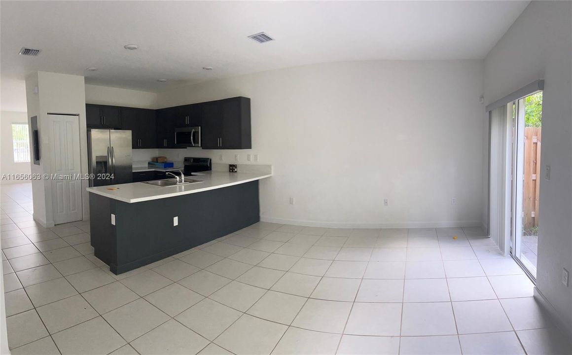 For Rent: $2,700 (3 beds, 2 baths, 1545 Square Feet)