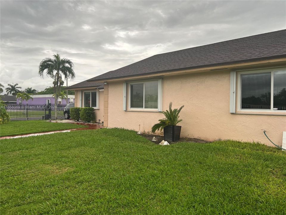 For Sale: $585,000 (3 beds, 2 baths, 1675 Square Feet)