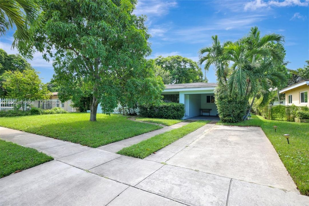 For Sale: $450,000 (3 beds, 2 baths, 1821 Square Feet)