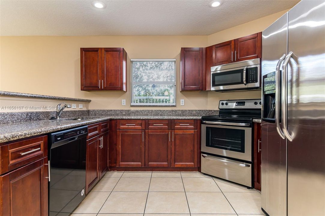 For Rent: $3,000 (3 beds, 2 baths, 1486 Square Feet)