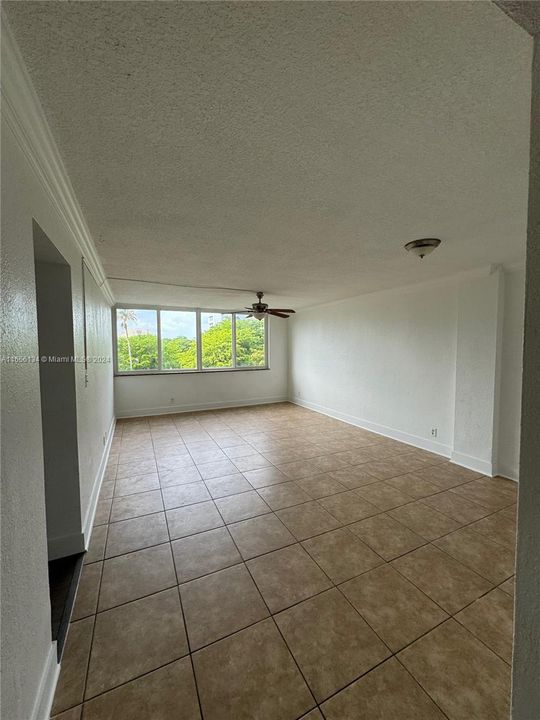 For Rent: $2,600 (3 beds, 2 baths, 1205 Square Feet)