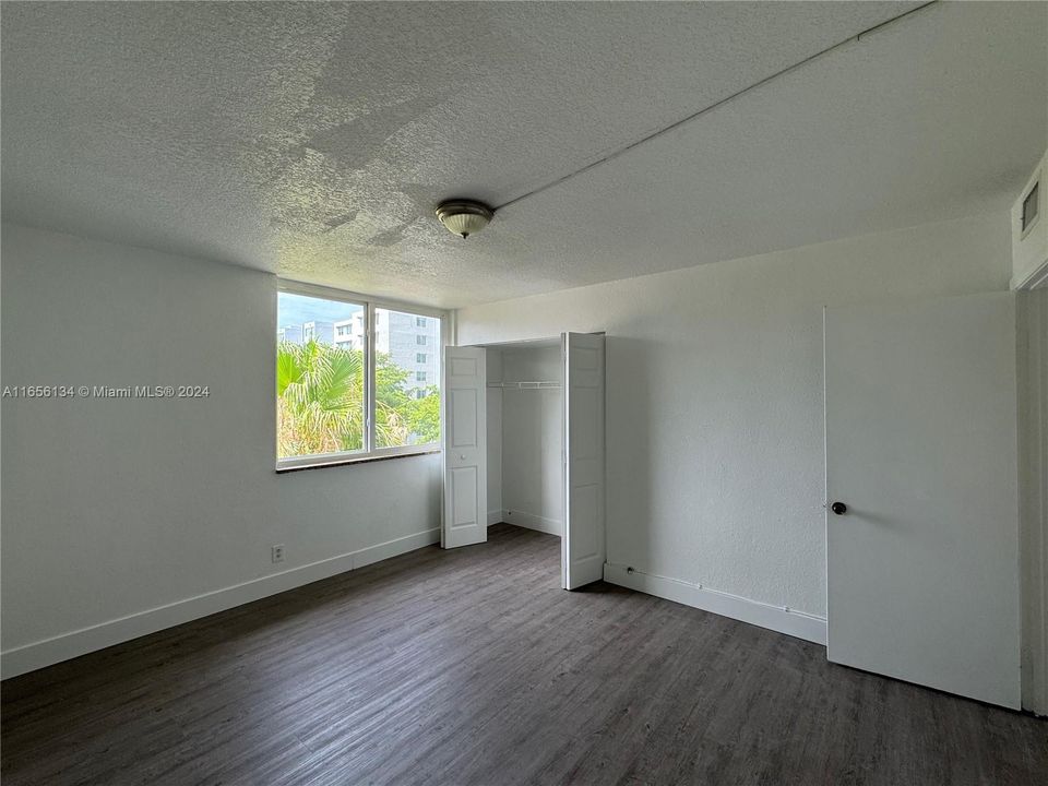 For Rent: $2,600 (3 beds, 2 baths, 1205 Square Feet)