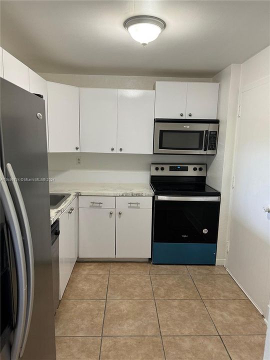 For Rent: $2,600 (3 beds, 2 baths, 1205 Square Feet)