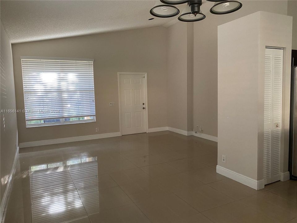 For Rent: $3,800 (3 beds, 2 baths, 1468 Square Feet)