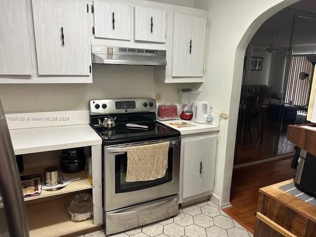 For Sale: $149,000 (2 beds, 2 baths, 924 Square Feet)