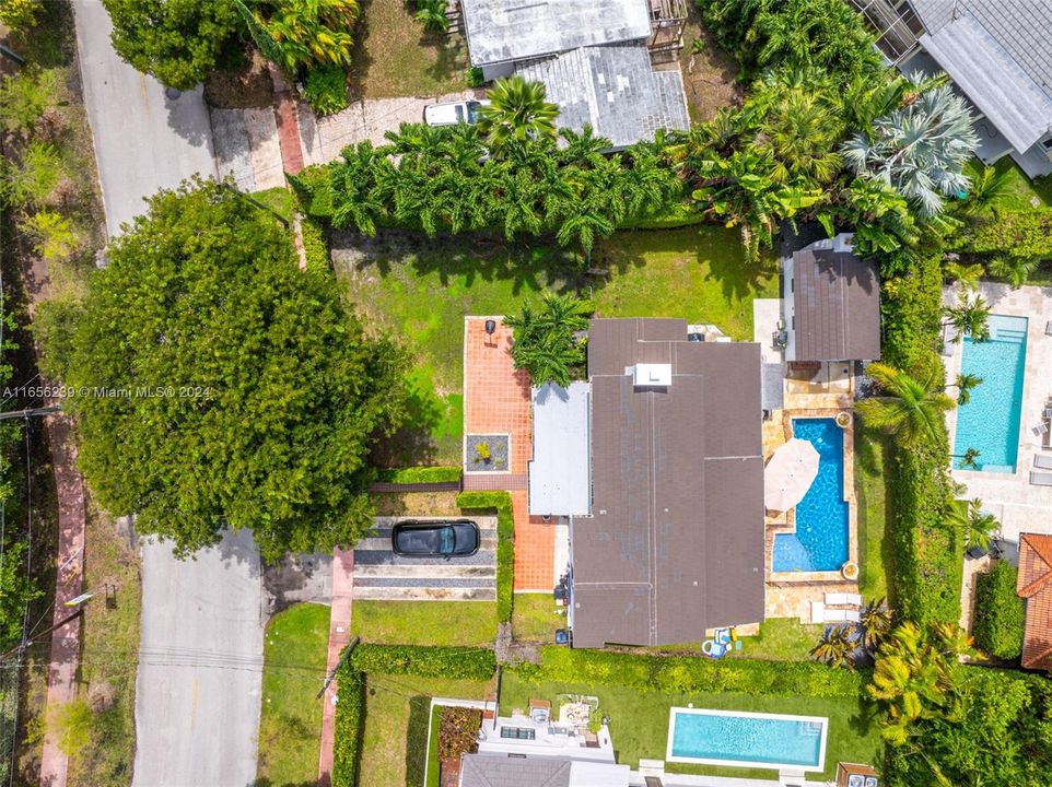 En Venta: $2,795,000 (4 camas, 4 baños, 2481 Pies cuadrados)