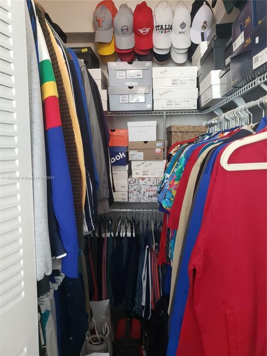 Walking closet