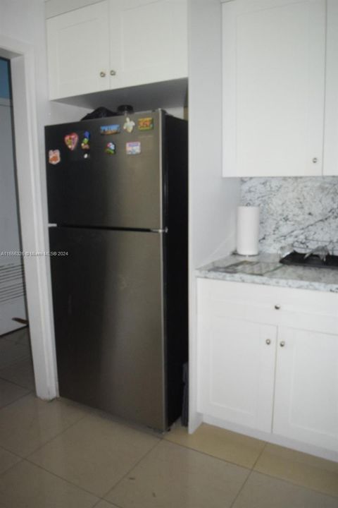 For Sale: $220,000 (2 beds, 2 baths, 899 Square Feet)