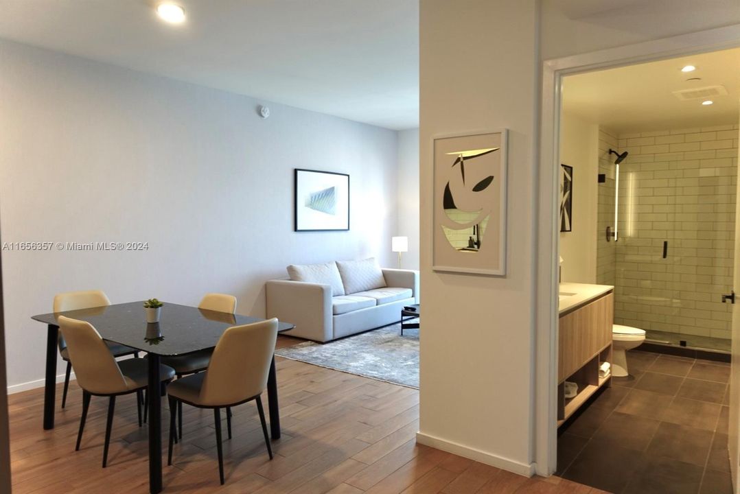 For Sale: $895,000 (1 beds, 1 baths, 626 Square Feet)