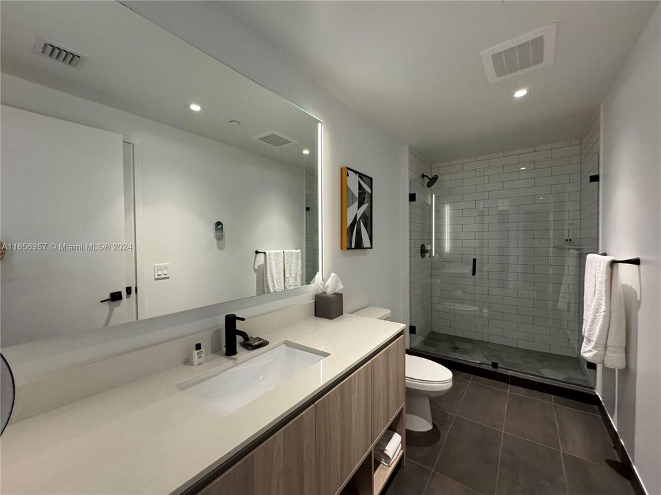 For Sale: $895,000 (1 beds, 1 baths, 626 Square Feet)