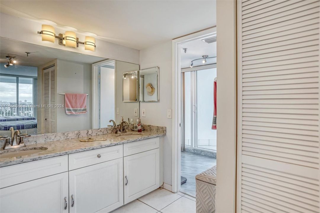 For Sale: $875,000 (2 beds, 2 baths, 1590 Square Feet)