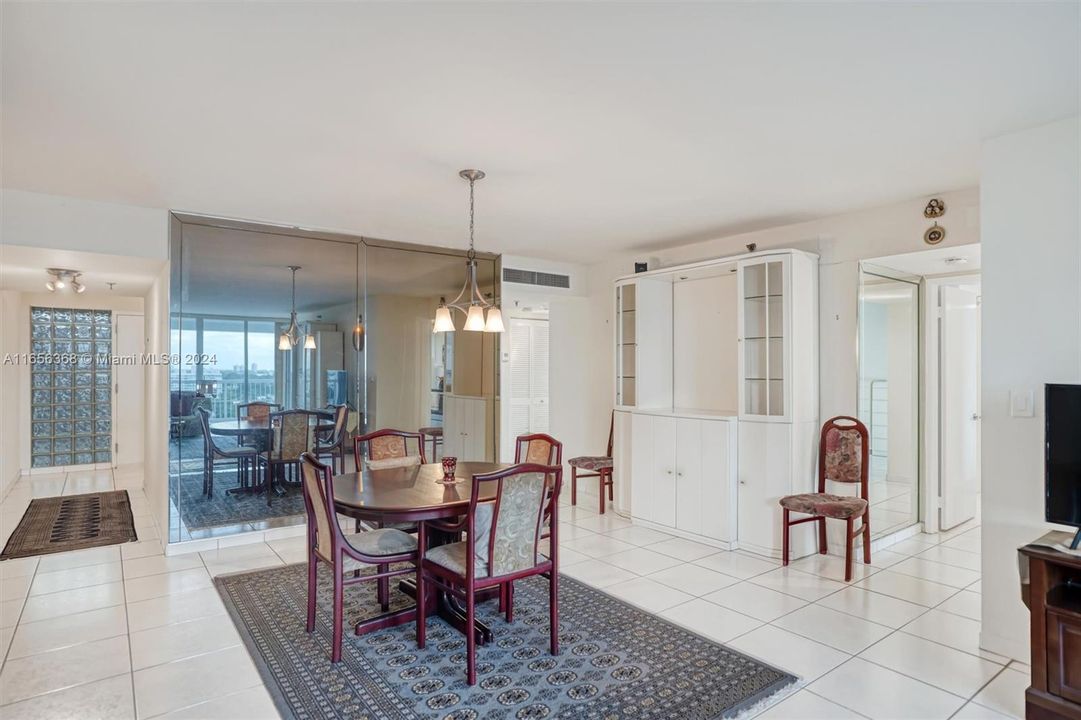 For Sale: $875,000 (2 beds, 2 baths, 1590 Square Feet)