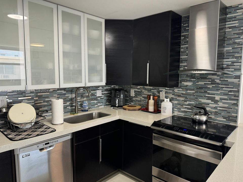 For Sale: $495,000 (2 beds, 2 baths, 1240 Square Feet)