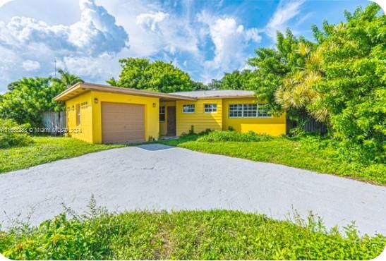 For Sale: $550,000 (3 beds, 2 baths, 1204 Square Feet)