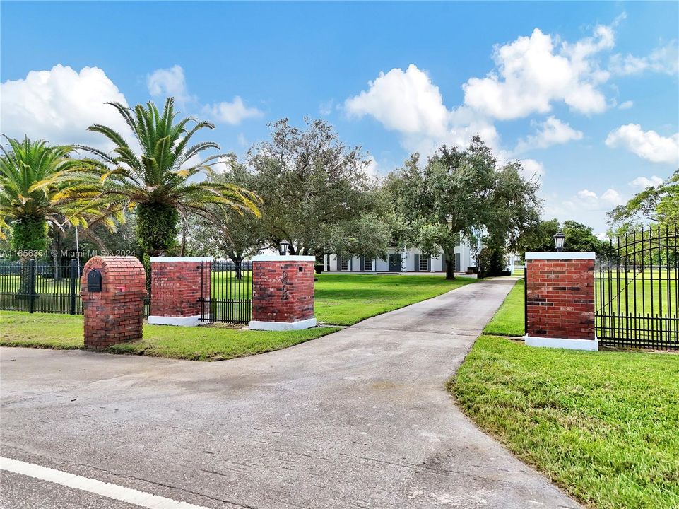 For Sale: $3,925,000 (5 beds, 3 baths, 4078 Square Feet)