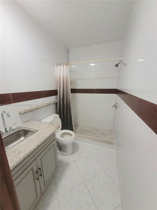 En Renta: $3,950 (5 camas, 3 baños, 1697 Pies cuadrados)