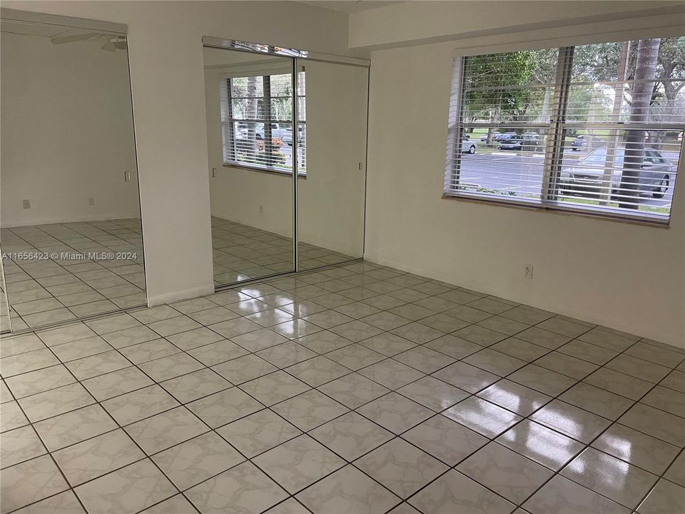 En Venta: $215,000 (1 camas, 1 baños, 900 Pies cuadrados)