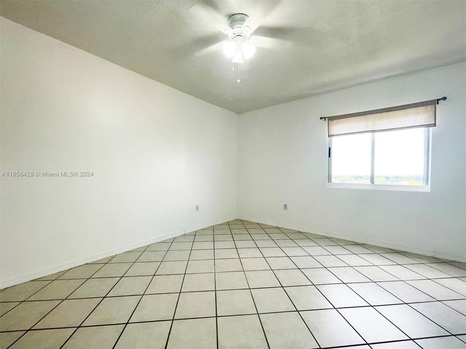 For Rent: $2,850 (2 beds, 2 baths, 917 Square Feet)