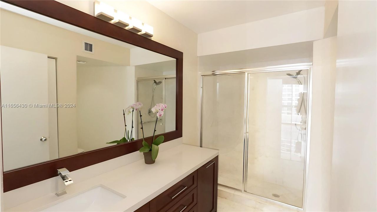 For Sale: $460,000 (2 beds, 2 baths, 1183 Square Feet)