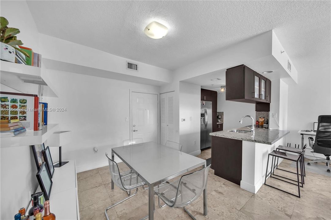 For Sale: $415,000 (1 beds, 1 baths, 718 Square Feet)