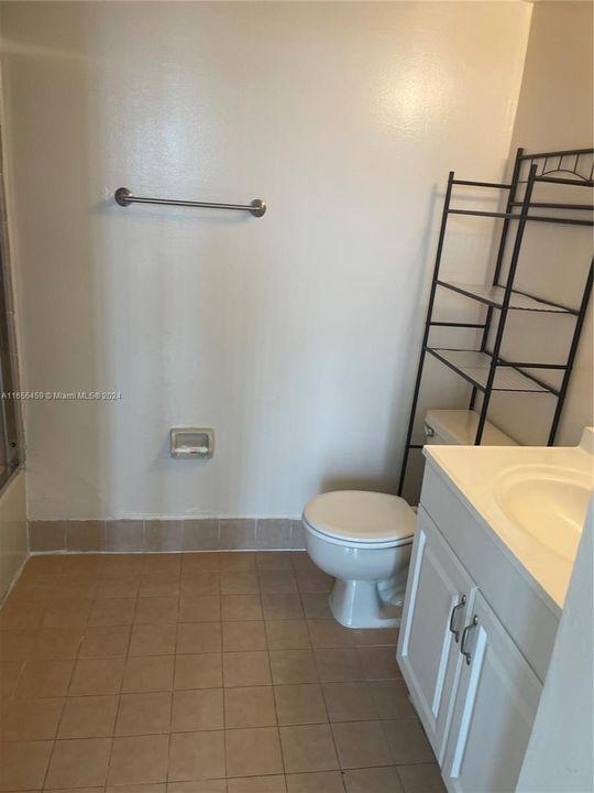 For Rent: $2,300 (2 beds, 2 baths, 910 Square Feet)