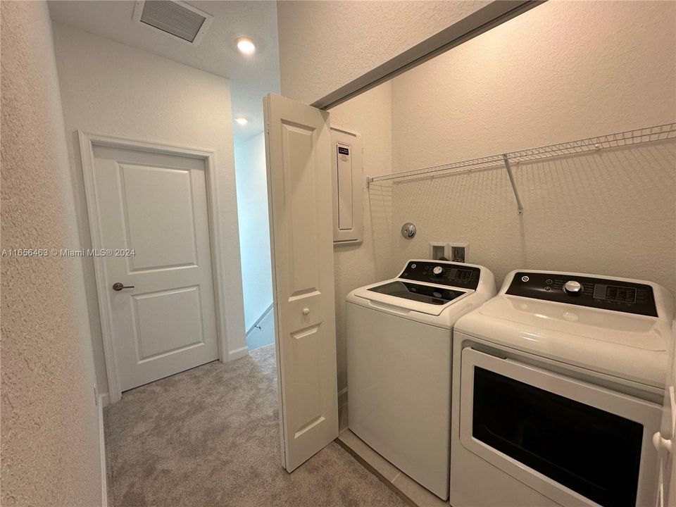 For Rent: $2,400 (3 beds, 2 baths, 1635 Square Feet)