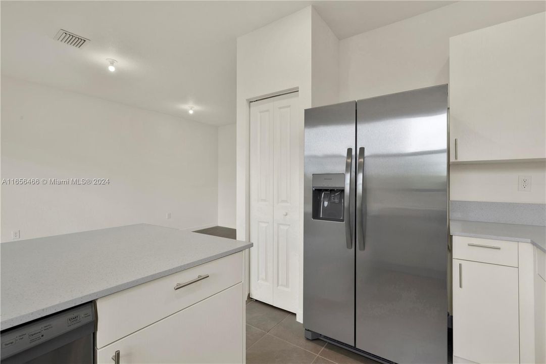 For Rent: $2,650 (3 beds, 2 baths, 1483 Square Feet)